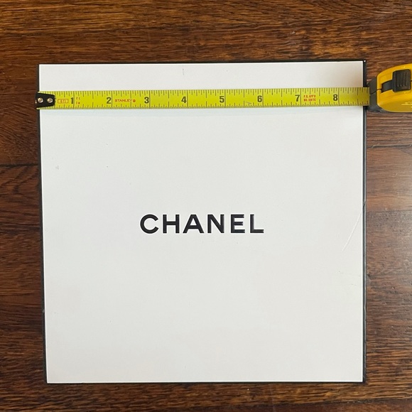 Chanel Gift Box - Picture 5 of 6